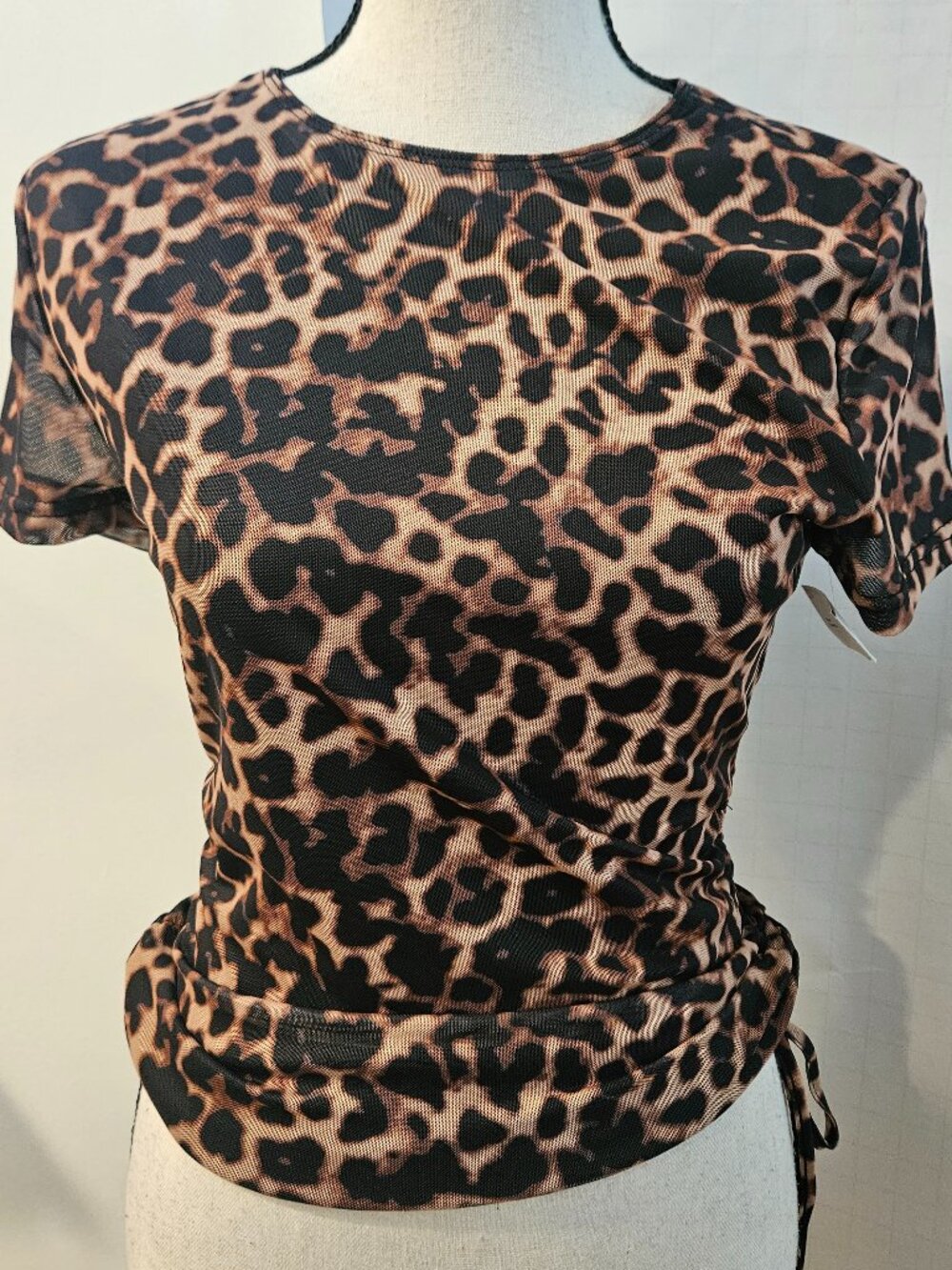 Edgy Short Leopard Print Medium Mesh Blouse Crew Neck, Short Sleeves